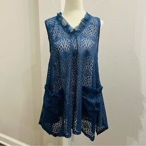 Lily Blue Lace Sleeveless Smock Blouse size Small NWT